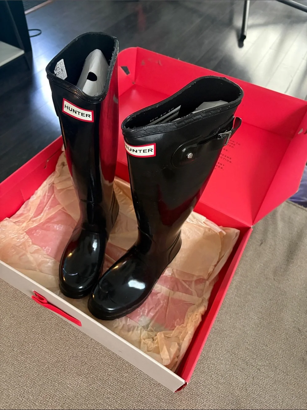 Hunter Women Tall Gloss Rain Boots in Black